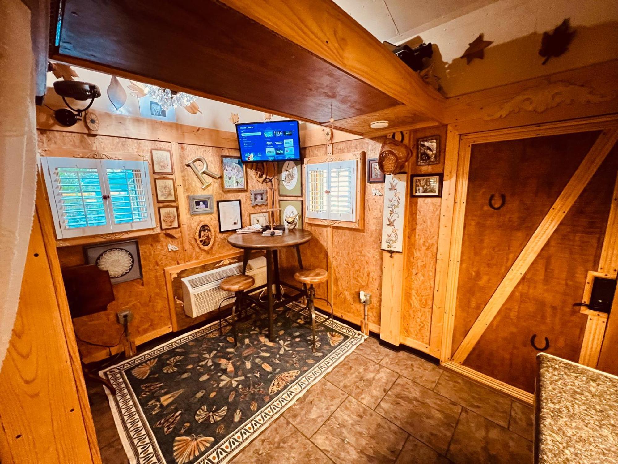 Tiny House, Wifi,Hot Tub,Secluded Villa Cosby Екстериор снимка
