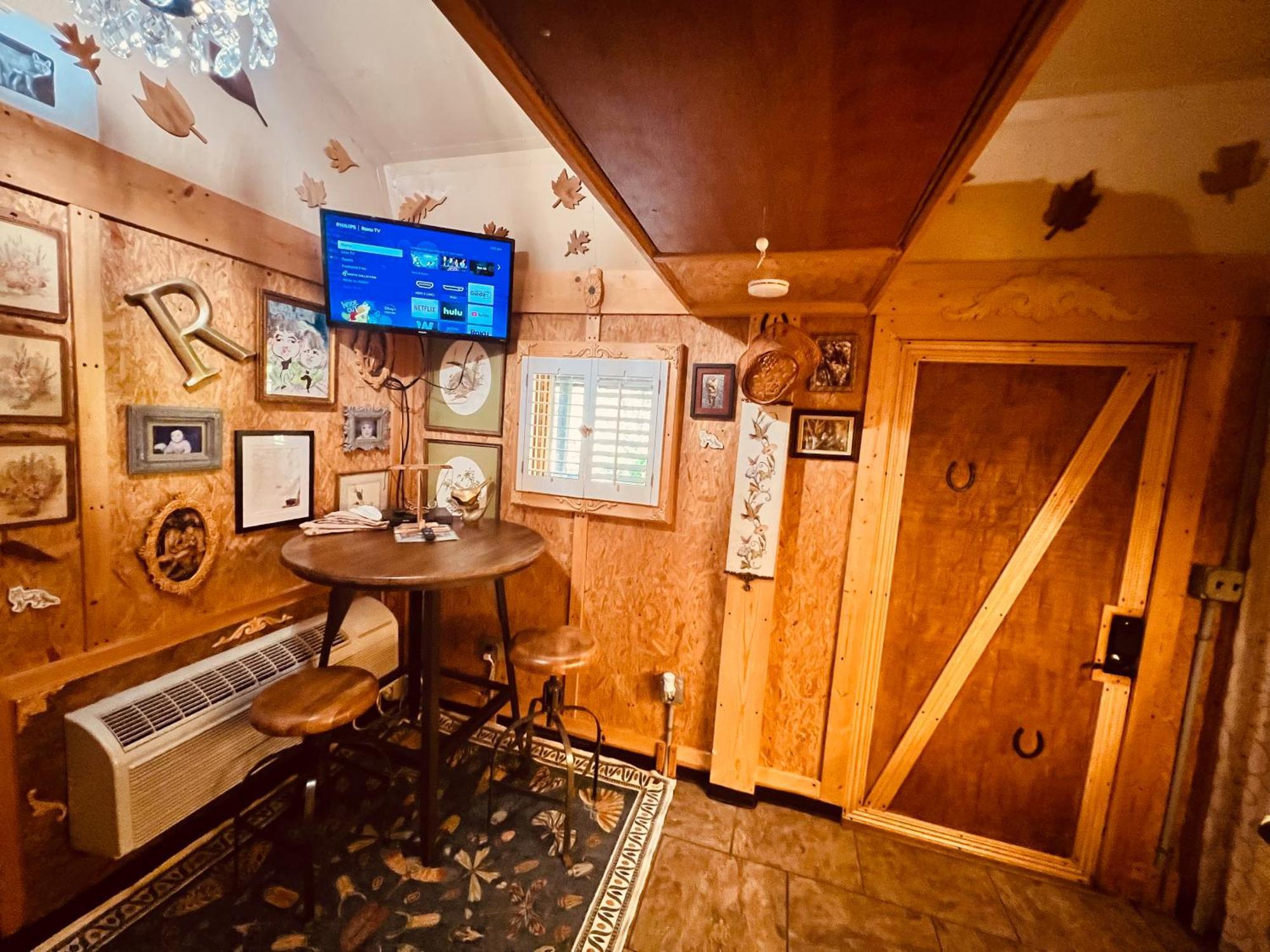 Tiny House, Wifi,Hot Tub,Secluded Villa Cosby Екстериор снимка