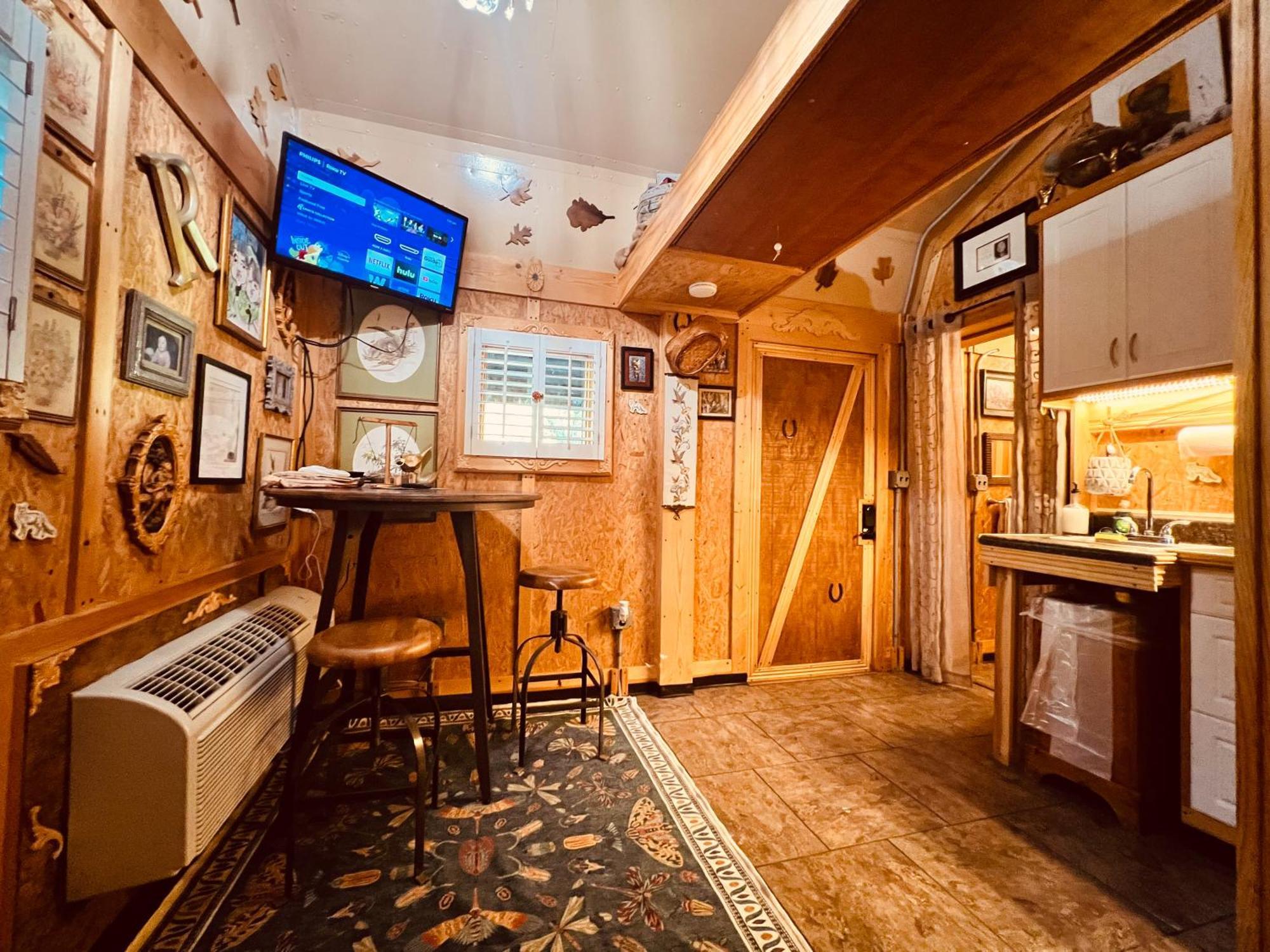 Tiny House, Wifi,Hot Tub,Secluded Villa Cosby Екстериор снимка